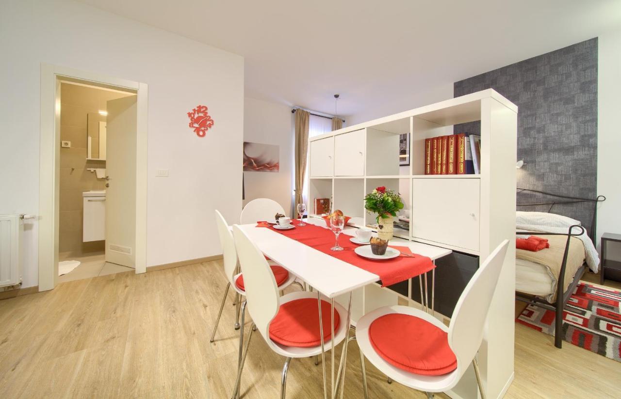 Logo Apartments 5 Min Walk To Main Square زغرب المظهر الخارجي الصورة