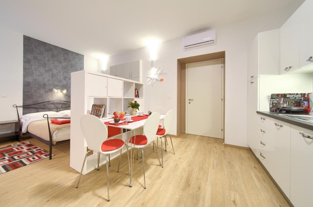 Logo Apartments 5 Min Walk To Main Square زغرب المظهر الخارجي الصورة