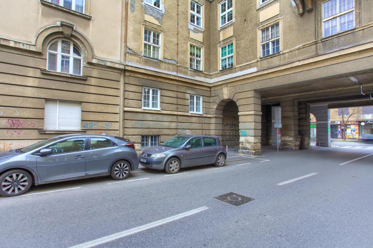 Logo Apartments 5 Min Walk To Main Square زغرب المظهر الخارجي الصورة